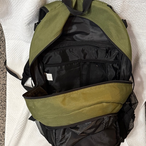 Olive Green Men's Backpack - Picture 4 of 4